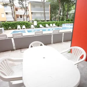  Apartment Trilocale Con Piscina - Luca